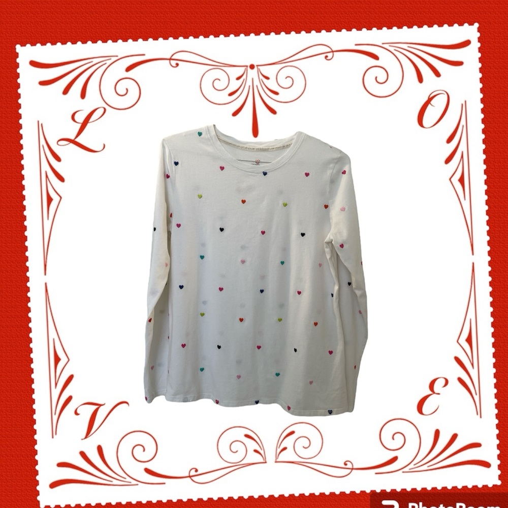 💖 Heart Covered Crown & Ivy Long Sleeved Shirt